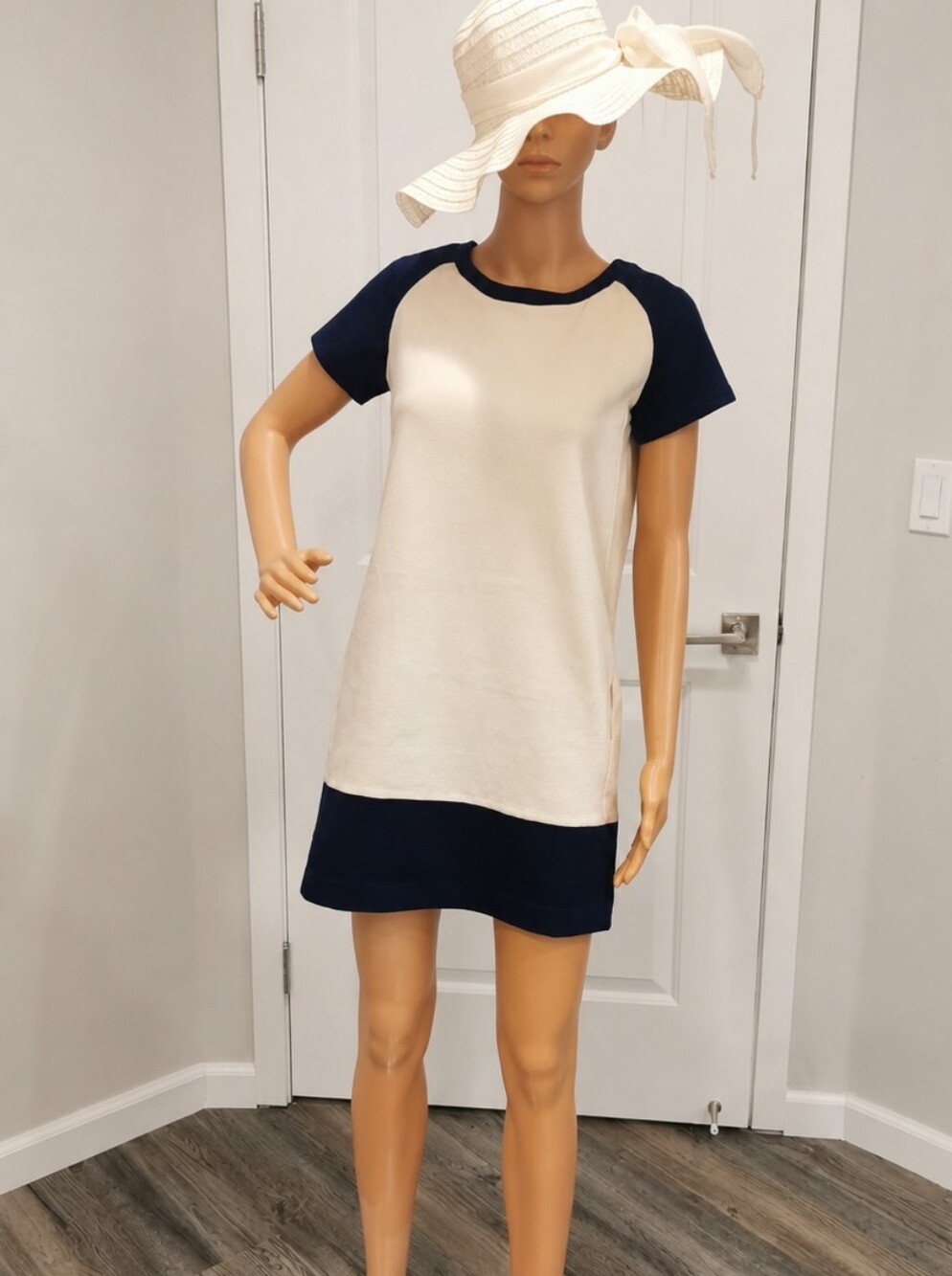Cream & Navy Short Sleeve Shift Dress